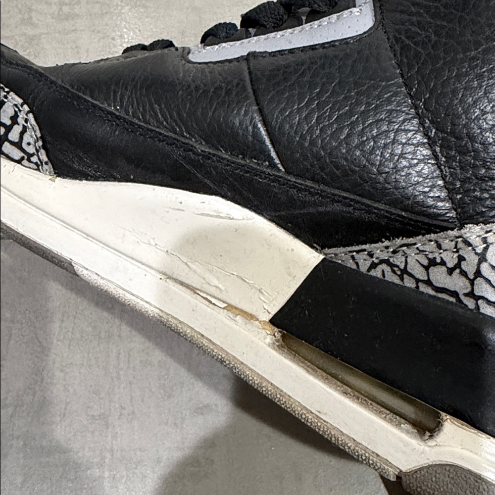 Air Jordan 3 Retro OG "Black Cement" - Picture 5 of 8